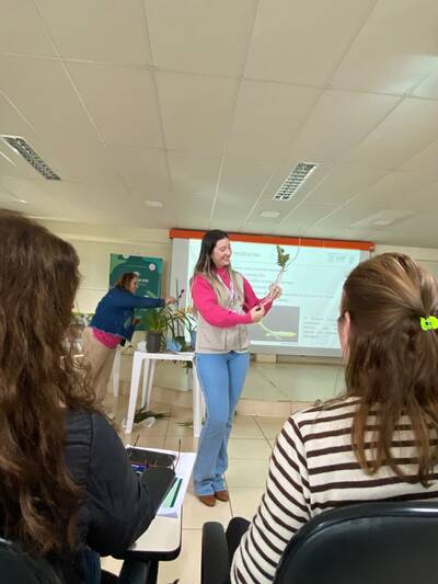 Curso de Cultivo de Orquídeas reúne cooperadas na Coprossel e promove capacitação prática